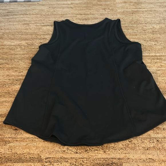 Game by universal standards workout top - Picture 4 of 4